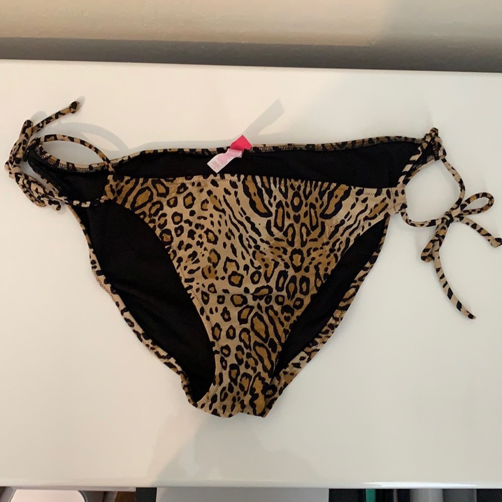 Victoria’s Secret leopard cheetah bikini bottom
